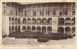 Kraków Wawel courtyard military parade (fl)
