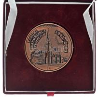 2005. "Fasori Evangélikus Templom 1905-2005 / Jézus" kétoldalas, bronzpatinázott fém emlékérem dísztokban (54,5mm) T:AU, lakkozott