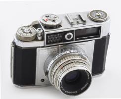 cca 1558/1959 Braun Super Colorette fényképezőgép, kissé ütődött Steinhell München Cassarit 1.28 objektívvel, kis kopással, felületi foszlással.