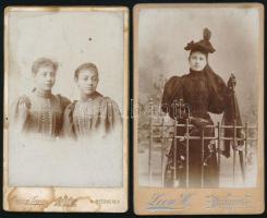 cca 1900 Női portrék, 2 db keményhátú fotó Leon (Budapest) és Oroszy Lajos (Nagybecsekerek) műterméből, foltos, 10,5×6,5 cm