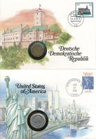 Német Demokratikus Köztársaság 1969. 20pf felbélyegzett borítékban, bélyegzéssel, német nyelvű leírással + Amerikai Egyesült Államok 1983. 25c felbélyegzett borítékban, bélyegzéssel, német nyelvű leírással T:VF German Democratic Republic 1969. 20 Pfennig in envelope with stamp and cancellation, with German description + USA 1983. 25 Cents in envelope with stamp and cancellation, with German description C:VF