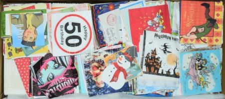 cca 2000 darab klf szalvéta, régi, modern és reklámos vegyesen, jó állapotban.