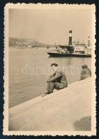 S.M.D. Garam a Dunai Flottila szállító hajójának fényképe Budapesten 6x9 cm/  SMD. Garam in Budapest. The name Garam can be read on the stern of the outside ship docked behind the man .