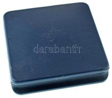 2004. Adyliget "Nemzedékek Biztonságáért" egyoldalas, áttört, aranyozott rátétes bronz eml...