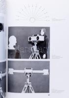 Kis Papp László: Építészeti fotogrammetria. Bp., 1981, Műszaki Könyvkiadó. 172p. Vászonkötésben, pap...