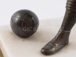 Bozsik József (1925-1978) labdarúgó bronz szobra. Patinázott bronz, márvány talapzaton, m: 20 cm