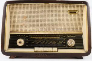 Bella-Rekord 5712W rádió. Loewe-Opta gyár, Németország, 1960/61, kis kopással, 25x40 cm
