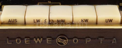 Bella-Rekord 5712W rádió. Loewe-Opta gyár, Németország, 1960/61, kis kopással, 25x40 cm