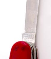 Victorinox és Mikov bicska, egyik sérüléssel, h: 9 cm