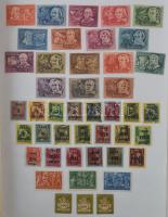 1871-1973 Kis magyar gyűjtemény, összeállítás iratlefűzőben, papírlapokon