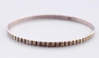 Ezüst (Ag) karkötő, jelzett, d: 7 cm, nettó 7,2g