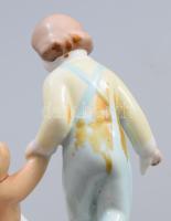 Aquincum macival sétáló gyermek, jelzett, hibátlan, m: 14,5 cm