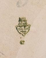 3 darab porcelán kegytárgy, közte Zsolnay szenteltvíztartó, kis repedéssel