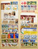 Magyar több példányos tétel 1965-2010 jó minőségű anyag 6 lapos berakóban, kék borítóval (135.000 +)