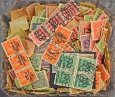 Deutsches Reich néhány ezer darab inflációs bélyeg dobozban ömlesztve