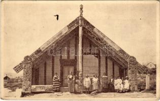Rotorua, Tamatekapua / village assembly house (EK)