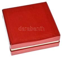 1960 k. "A Posta Kiváló Dolgozója" aranyozott, zománcozott bronz jelvény + 40 éves Törzsgá...