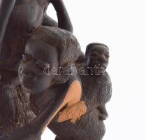 Háromalakos faragvány. Ghána, 1975, faragott ébenfa, m: 44 cm