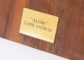 Lapis András (1942-): Álom. Bronz plakett fa lapban, d: 19 cm, 41x21,5 cm