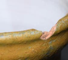 Gorka Lívia (1925-2011): Váza. Jelzett, szájánál sérüléssel, m: 18,5 cm