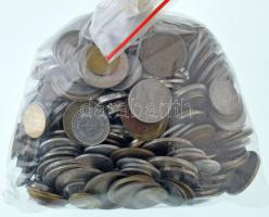 Vegyes, magyar és külföldi érmetétel mintegy ~1,4kg súlyban T:vegyes Mixed, Hungarian and foreign coin lot (about ~1,4kg in weight) C:mixed