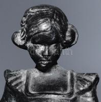 Régi ón kislány figura, m: 10 cm