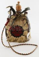 Csikóbőrös kulacs, m: 25,5 cm