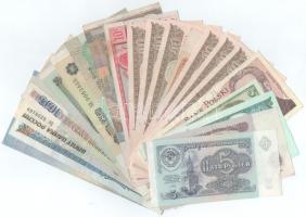 21db-os külföldi bankjegytétel, benne Kanada 2006. 5$ + NSZK 1980. 5M T:UNC-F 21pcs foreign banknote lot, within Canada 2006. 5 Dollars + GFR 1980. 5 Mark C:UNC-F