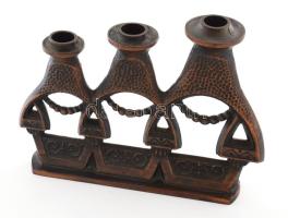 cca 1960 Gyertyatartó, matrjoska babák figuráival, bronzírozott fém, jelzés nélkül, 19x25 cm