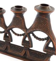 cca 1960 Gyertyatartó, matrjoska babák figuráival, bronzírozott fém, jelzés nélkül, 19x25 cm