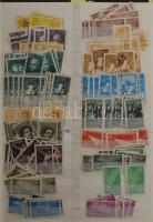 Spanyolország 1941-1990 sok példányos rendező 2 db 30 osztott lapos A4-es berakóban. Rendkívül tartalmas anyag több ezer bélyeggel.