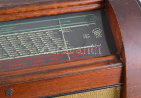 1950-1951 Orion 331 rádió. "Az Orion 331 típusú rádiókészülék 3+2 csöves, három hullámsávos, do...