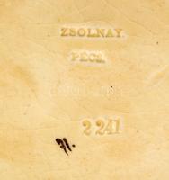 cca 1885 Zsolnay dísztál arabos dekorral. Többszínű mázzal bevont korongozott fehércserép, áttört dí...