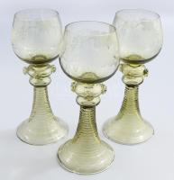 3 darab römer pohár. Német, cca 19. sz. vége, lepattogzással, m: 18,5 cm