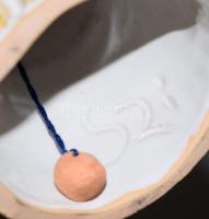 Szilágyi Mária: Hölgy bográccsal csengő. Jelzett, hibátlan, m: 14,5 cm