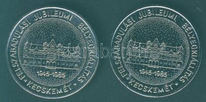 1985. "MÉE - Felszabadulási Jubileumi Bélyegkiállítás, Kecskemét" ffém emlékérem (2x) T:BU...