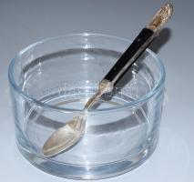 Kristályüveg pástétomkínáló, ezüstözött kanállal, d: 13,5 cm, m: 7,5 cm, kanál, h: 18 cm