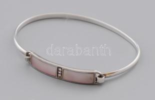 Ezüst(Ag) ovális gyöngyházberakásos karék, jelzett, 6,5×5 cm, bruttó: 9,2 g