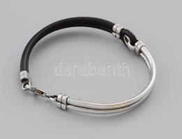 Ezüst(Ag) feketepántos karkötő, jelzett, 6,5×6 cm, bruttó: 10 g