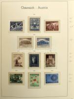 Ausztria 1955-1987 gyűjtemény falcmentes Leuchtturm albumban, zöld borítóval