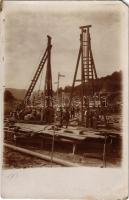 1904 Nagyberezna, Velykyi Bereznyi, Velky Berezny; Ulics híd alapozása / construction of the Ulychka (Ulicka) river bridge, laying of the substructure. photo (EM)
