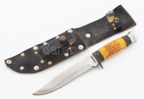 Vadászkés agancs markolattal, bőr tokban, h: 26 cm