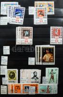 Többpéldányos magyar tétel az 1976-1990 közötti időszakból, 16 fekete lapos A4-es berakóban