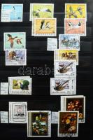 Többpéldányos magyar tétel az 1976-1990 közötti időszakból, 16 fekete lapos A4-es berakóban