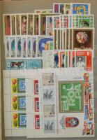 Magyar tétel az 1970-80-as évekből, sorokkal és blokkokkal, 10 lapos, A/4-es berakóban