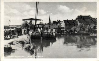 Szczecin-Police Ciesnica tunnel with barge