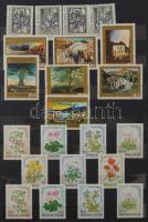 Modern sorok és blokkok 12 fekete lapos, A/4-es berakóban elszórtan, tokkal