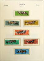 1945-1971 3 kötet Leuchtturm előnyomott falcmentes album szórványos gyűjteménnyel, jó állapotban, UNGARN zöld rugós borítóval, dobozban