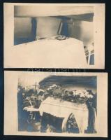 cca 1920-1930 Temetés, gyászmenet + ravatal (post mortem fotó), 2 db fotólap, jelzés nélkül, 8,5x13,5 cm