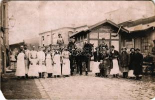 Szombathely, malom (?), munkások. photo (EM)